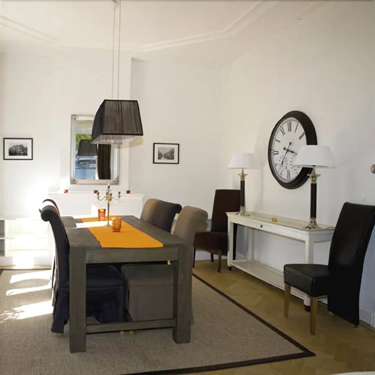 Group Apartment Museum Square - photo 4