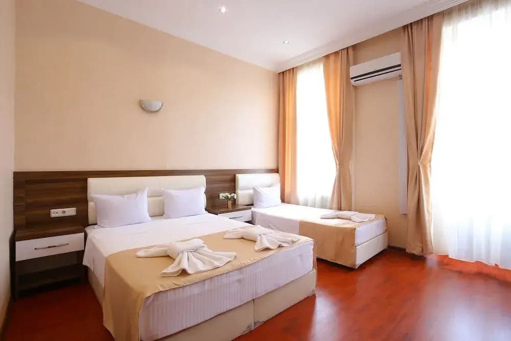 Hotel Aristocrat - photo 5
