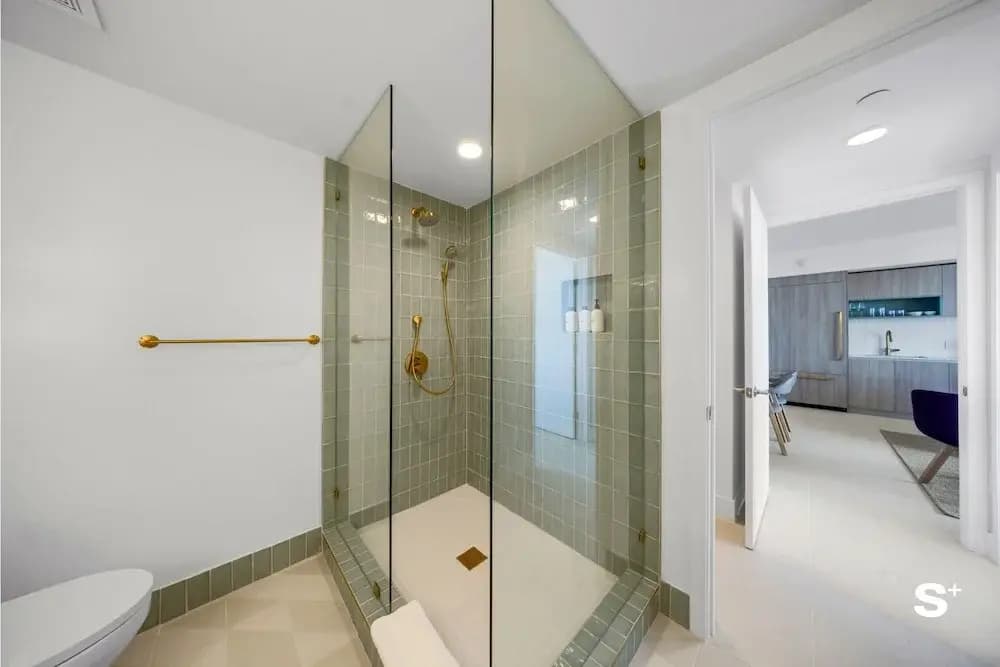 City Luxe Retreat Modern 2-BR - photo 8