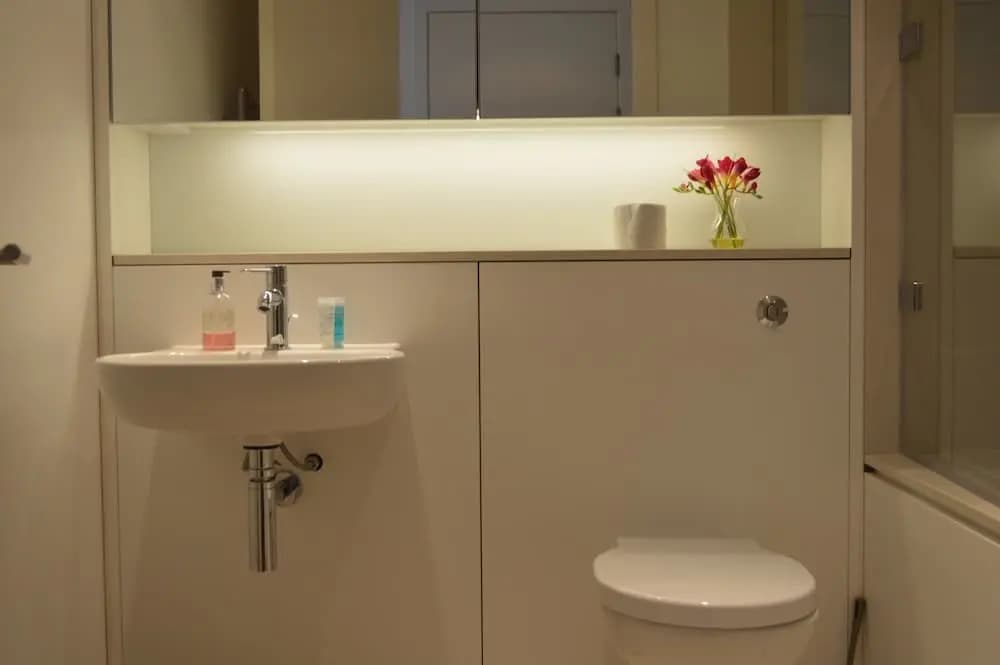 1 Bedroom Central Apartment - photo 6