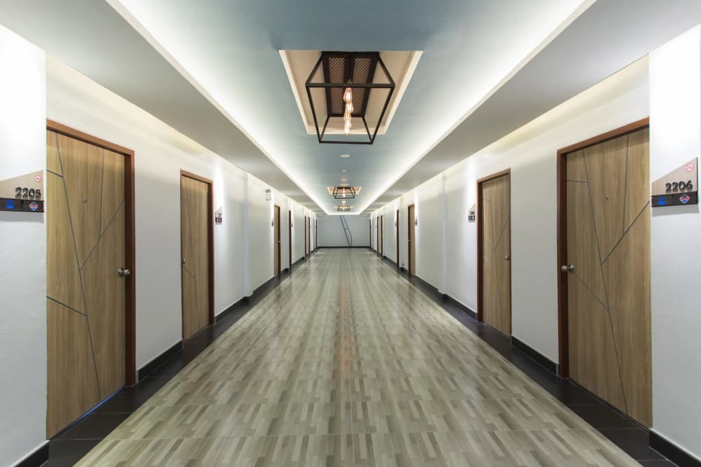 City Hotel - photo 12