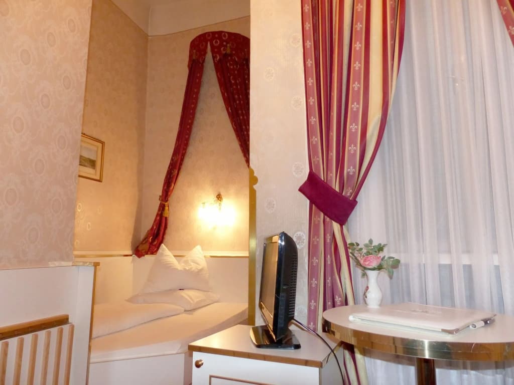 Boutique Hotel Zur Wiener Staatsoper - photo 6