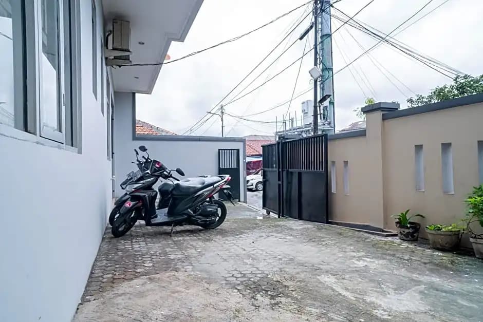 KoolKost Syariah near Universitas Moestopo Bintaro - photo 5