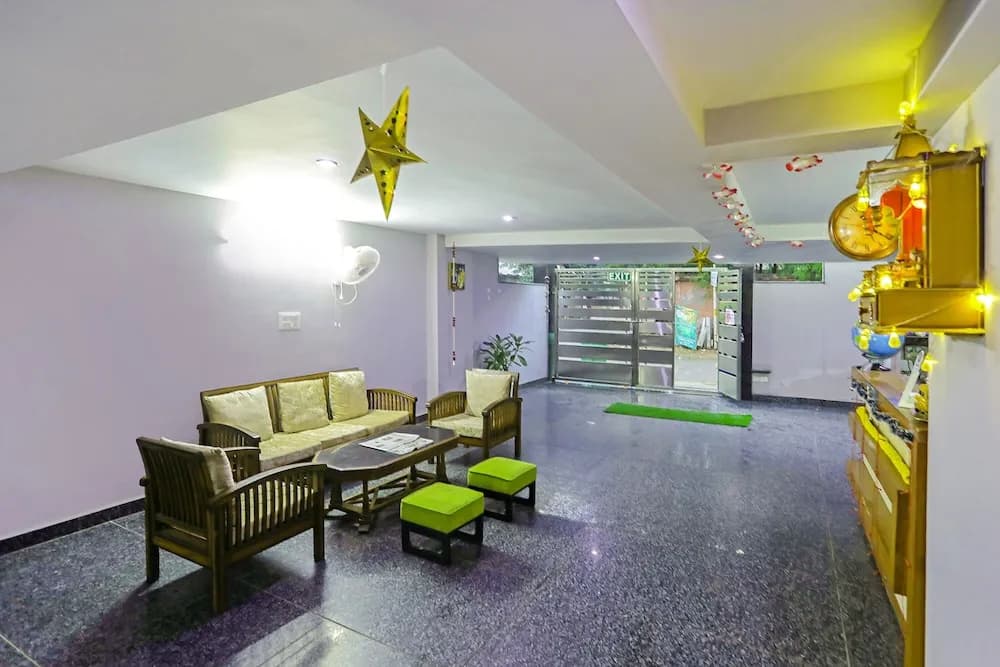 Fabhotel White House Bnb - photo 17