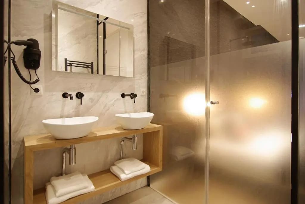 The Canal Bridge Suites - photo 5