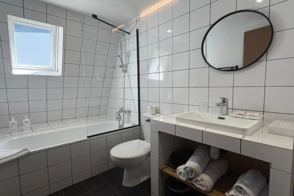 Hotel Berne Opera - photo 42