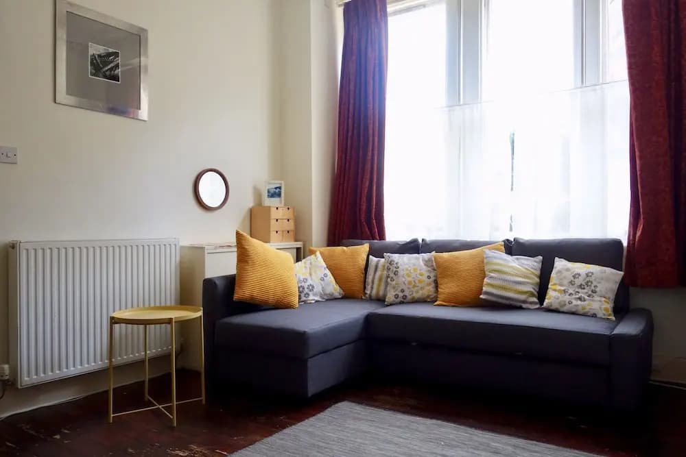 Spacious 2 Bedroom Home In Leith - photo 13