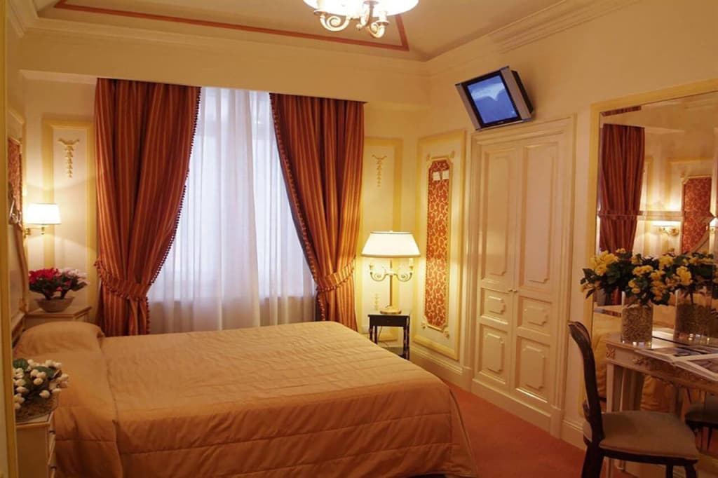Champagne Palace Hotel - photo 11