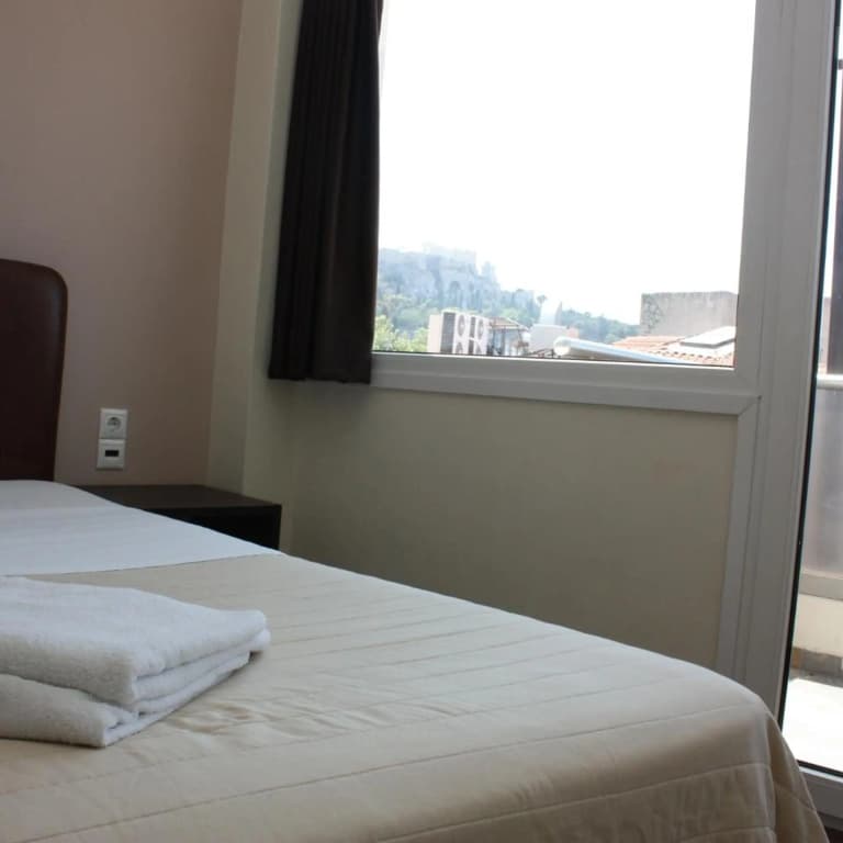 Pella Inn Hostel - photo 26