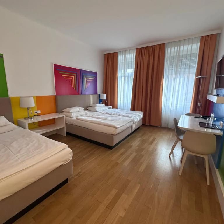 Hotel Caroline - photo 35