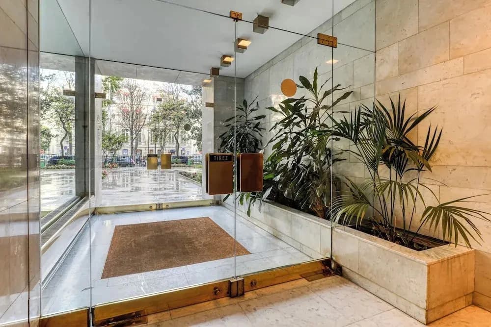 Montaigne Executive Suite - photo 17