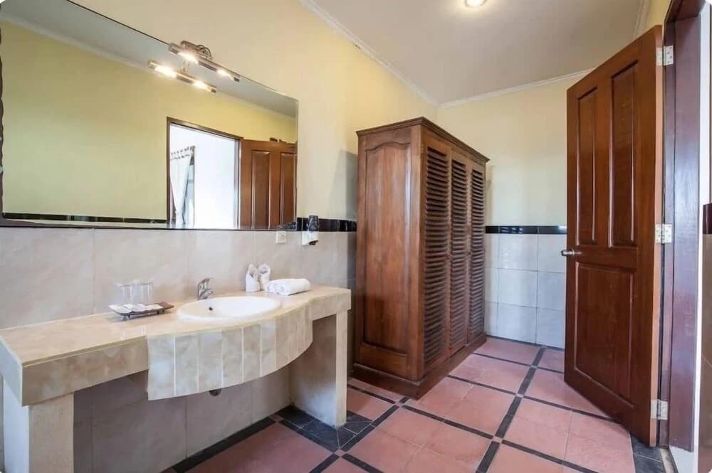 4 Bathroom Private Pool Villa near Seminyak Beach Bali - photo 9