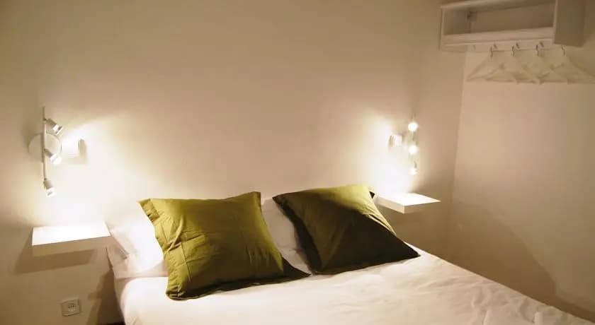 Cathedral Apartments - photo 3