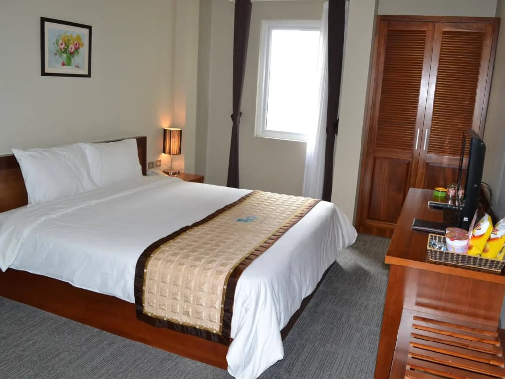 Nam Dat Hotel by D'Lecia Ha Long - photo 3