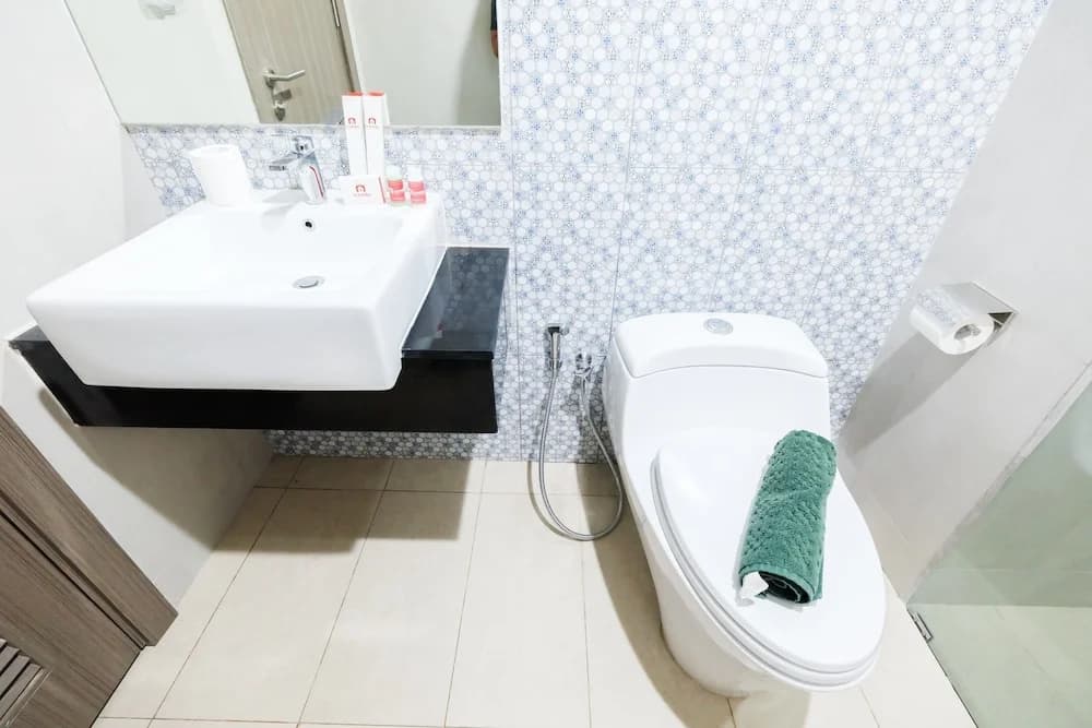 Luxurious 2BR St. Moritz Puri Apartment with Private Lift - photo 8