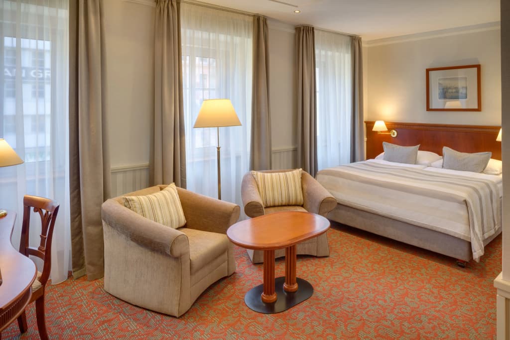 Adria Hotel Prague - photo 9