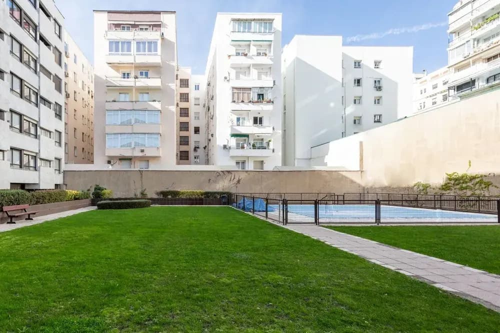 Beires - 1 Bedroom and Shared Pool in Almagro - photo 1