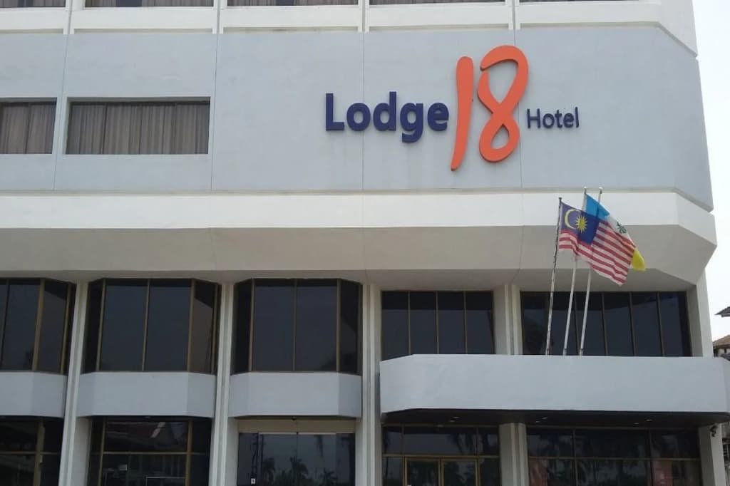 Lodge 18 Hotel - main photo