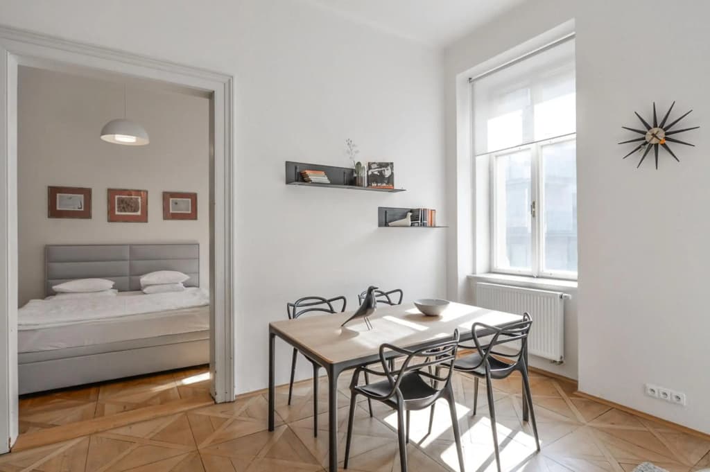 Kafka's Head Apartment - photo 3