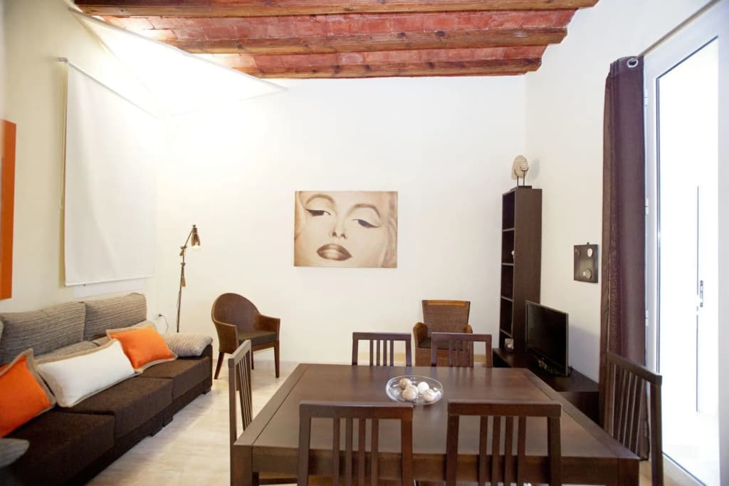 BBarcelona Luxury Ramblas Flat - photo 3