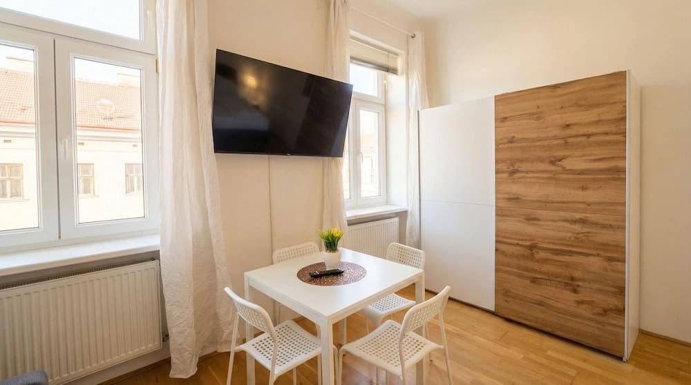 Stylish 1BR Apt near Wiener Stadthalle - photo 14