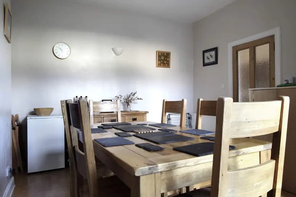 Central and Spacious 2 Bedroom Flat With Garden - photo 9