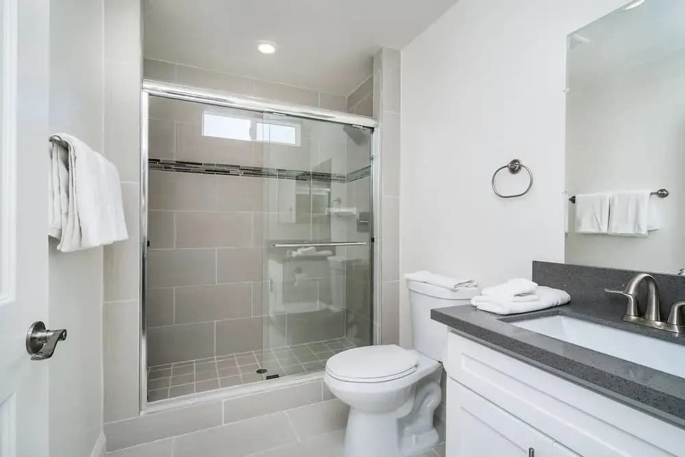 Brand NEW Luxury Modern 3bdr Townhome In Silver Lake - photo 6