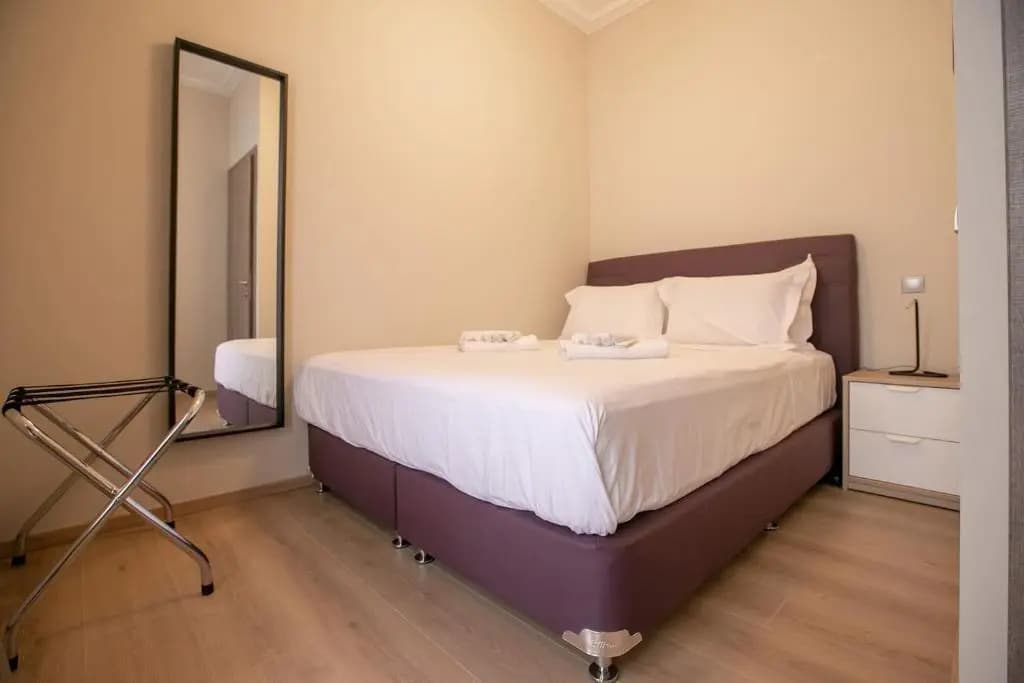 Luxurious 4 bdrm+3 bath Apt in the heart of Athens - photo 3