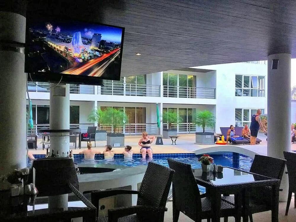 Beststayinphuket Poolview - photo 27