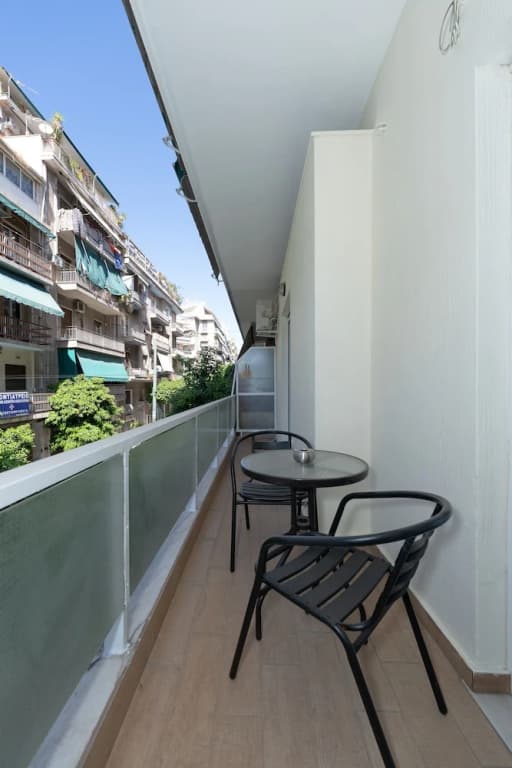 Contemporary Apartment made of Wood and Stone - photo 12