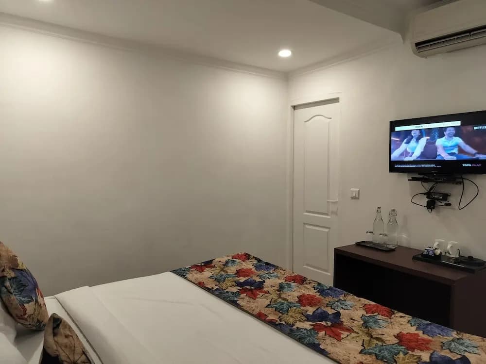 Farmhouse Inn - photo 5