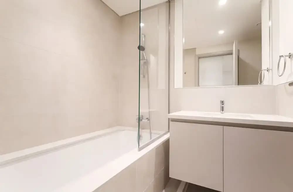 Elite LUX Holiday Homes - Dubai Creek Oasis 2BR Luxe w Burj View - photo 9