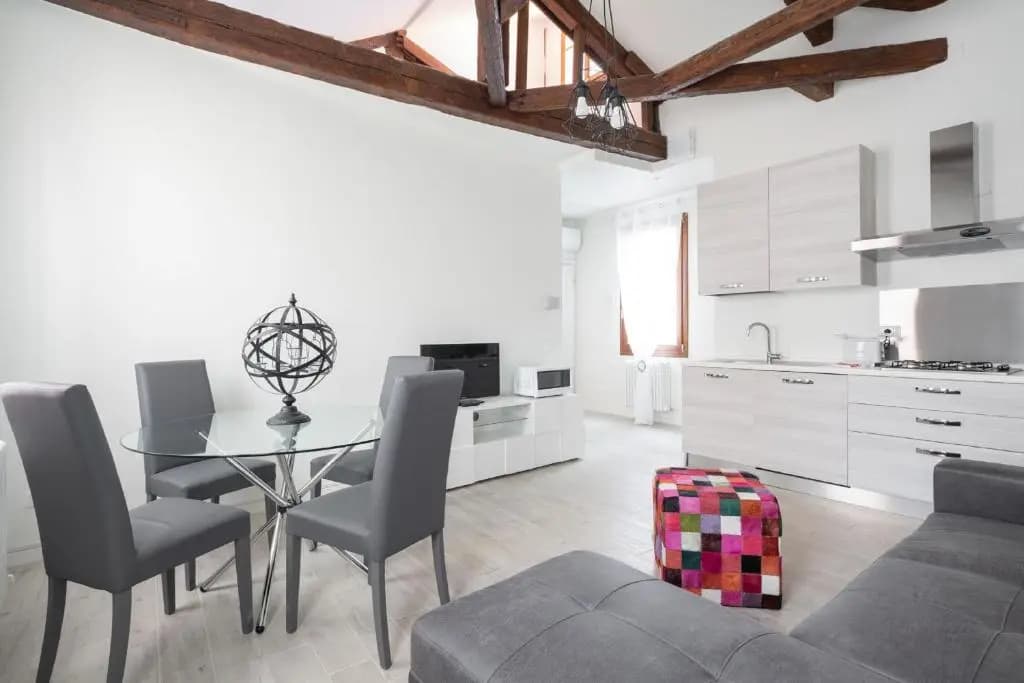 Apartments in San Marco with Canal View - photo 16