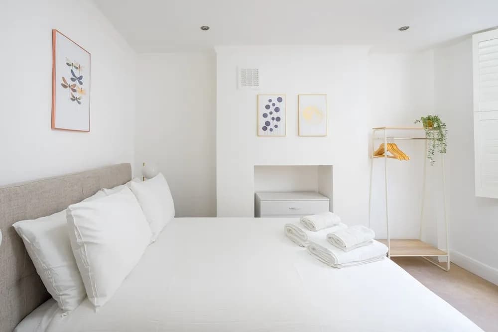 JOIVY Chic & Modern 2-Bed Flat W/ Patio In Pimlico - photo 2