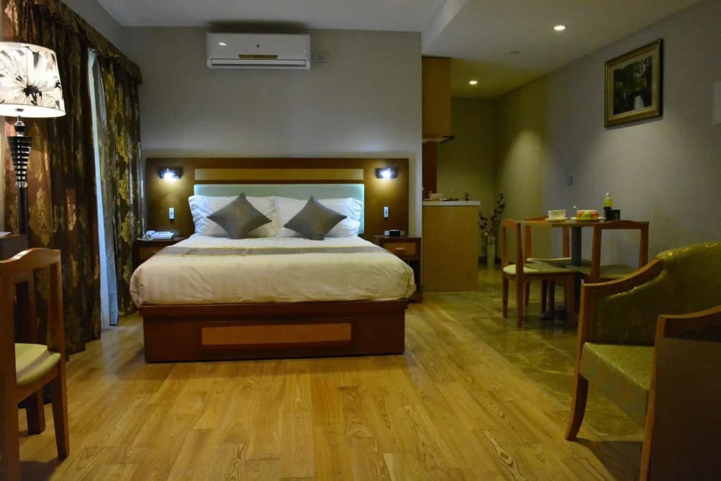 Melrose Apartments - photo 6