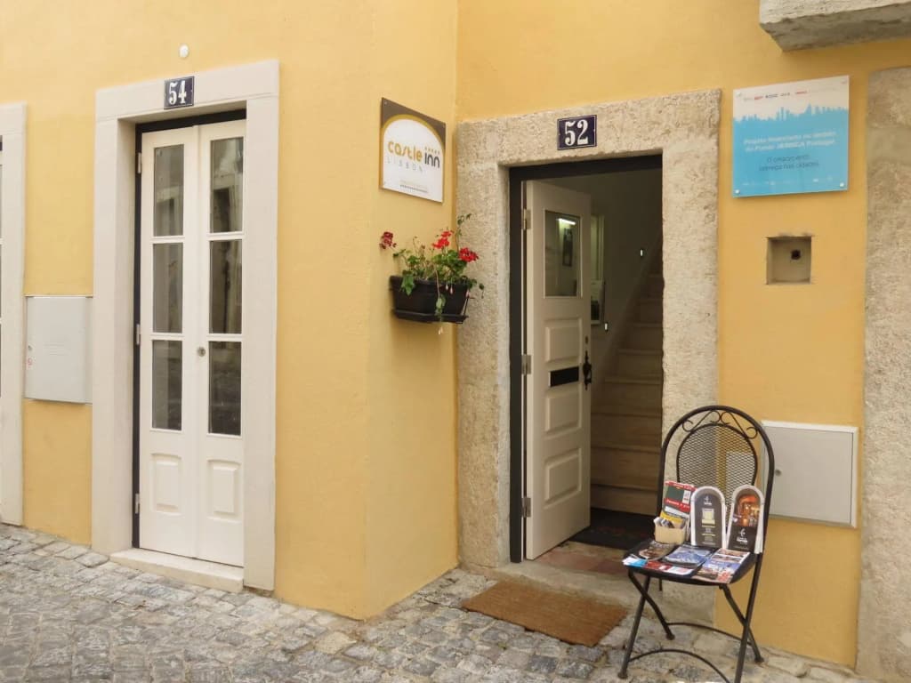 Castle Inn Lisbon Apartments - photo 1