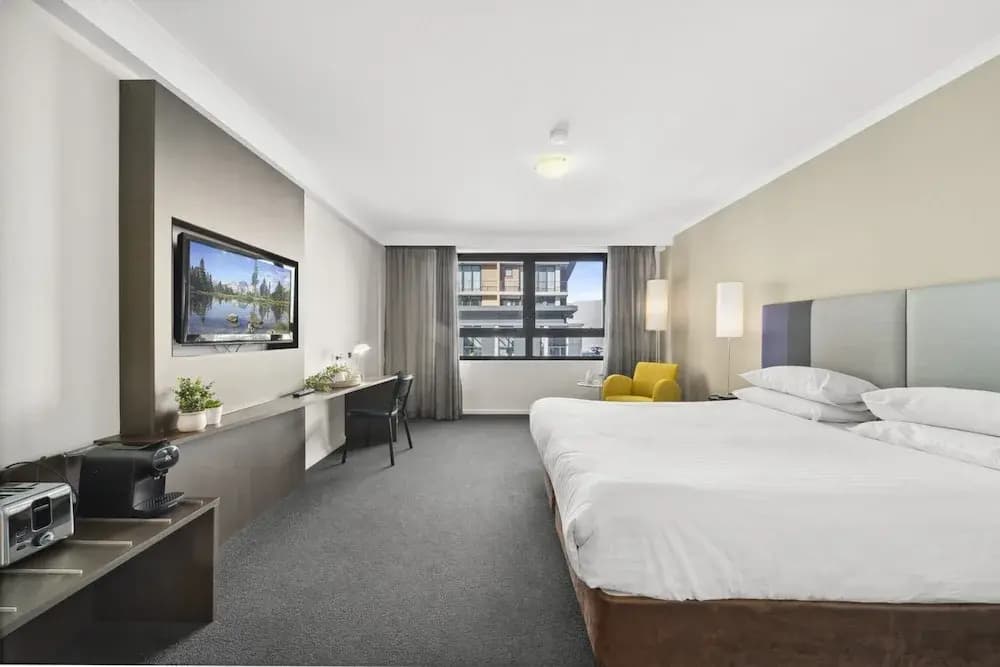 Bright Studio With Pool Access in Parramatta - photo 2