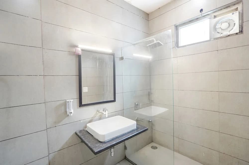 Fabhotel The Luxe Inn - photo 7