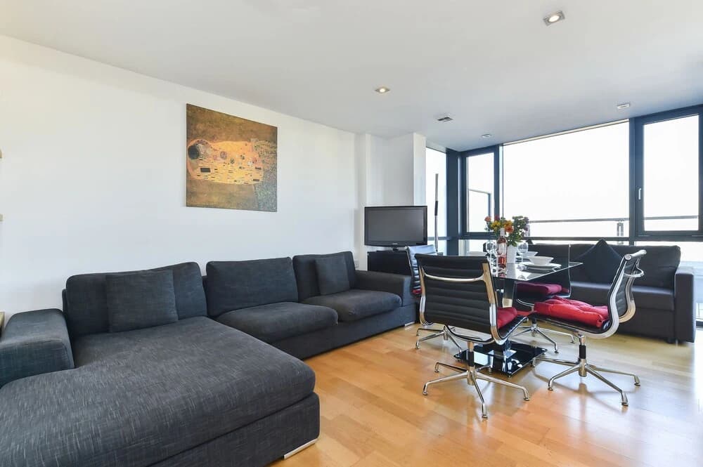 Westminster Superior Apartments - photo 4