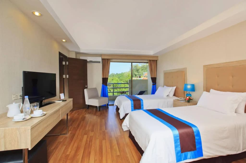 Blue Wave Beach Resort - photo 4