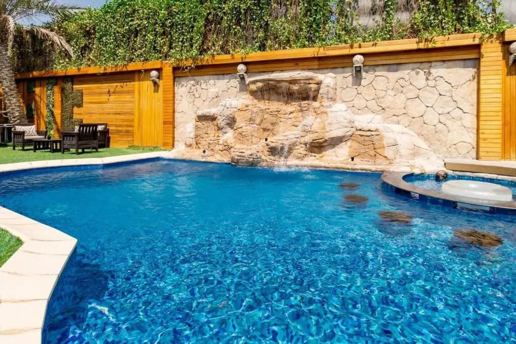 Cheerful 5-Bedroom Villa with Pool - photo 15