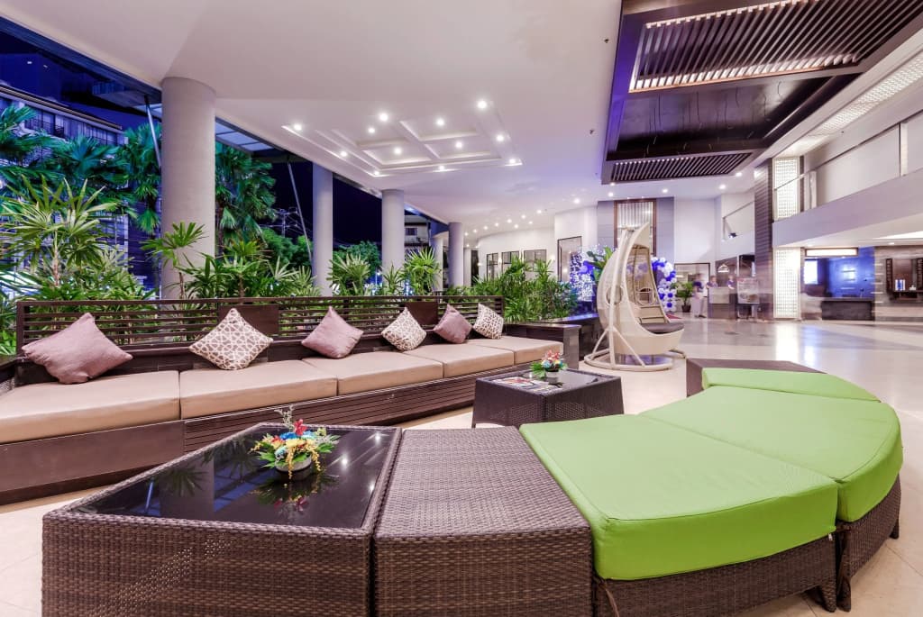 Deevana Plaza Phuket - photo 2