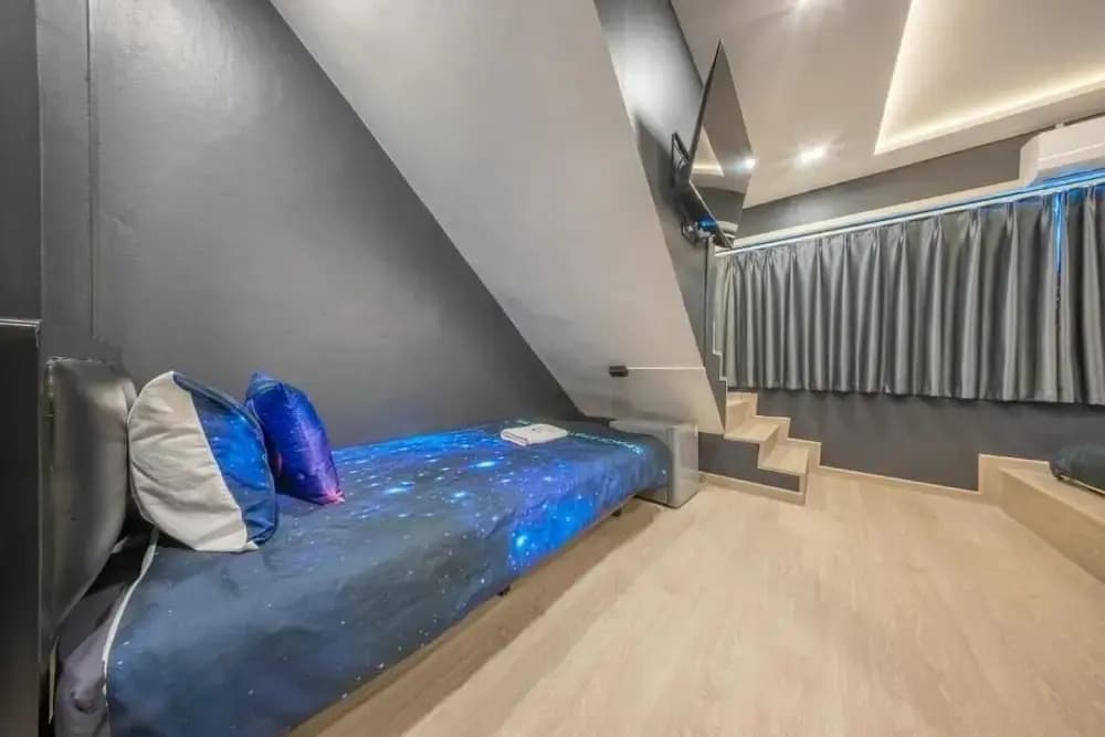 Space Station Hostel - photo 24