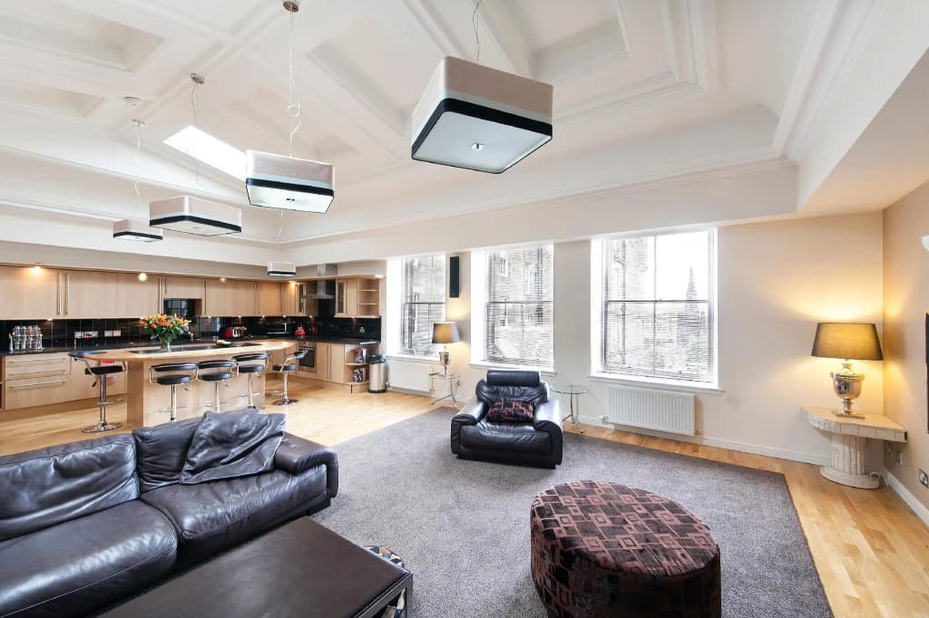 Burnets Apartments - photo 2