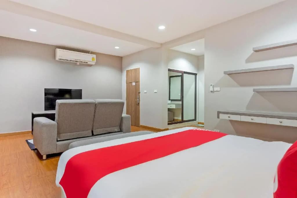 OYO 995 Blue Cafe Apartment - photo 2