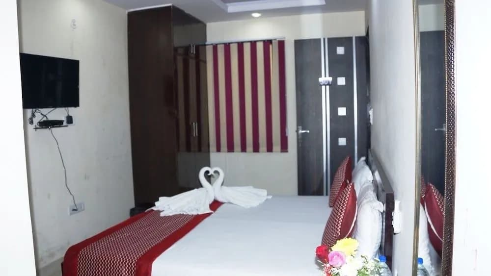 Maxfort Budget Hotel Dwarka - photo 15