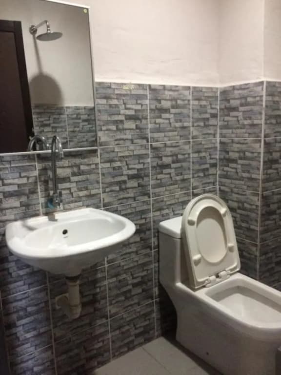 Room V at Jalan Jenang - photo 9
