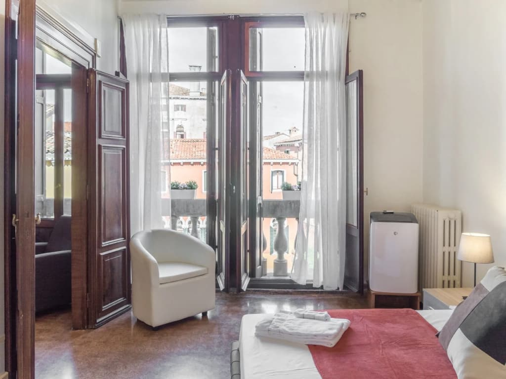 Riva Palace Apartments by Wonderful Italy - photo 5