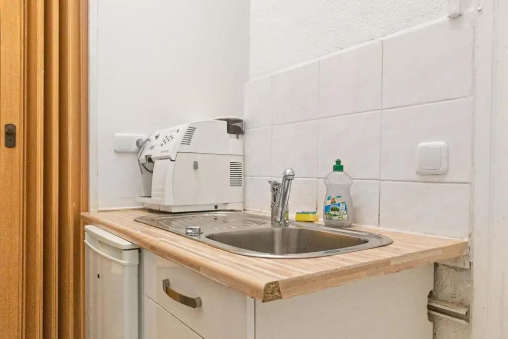 Vibrant 1br - Ideal Long Stay Accommodation - photo 11