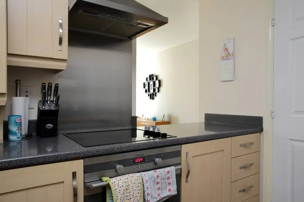 2 Bedroom Flat In Bonnington - photo 2